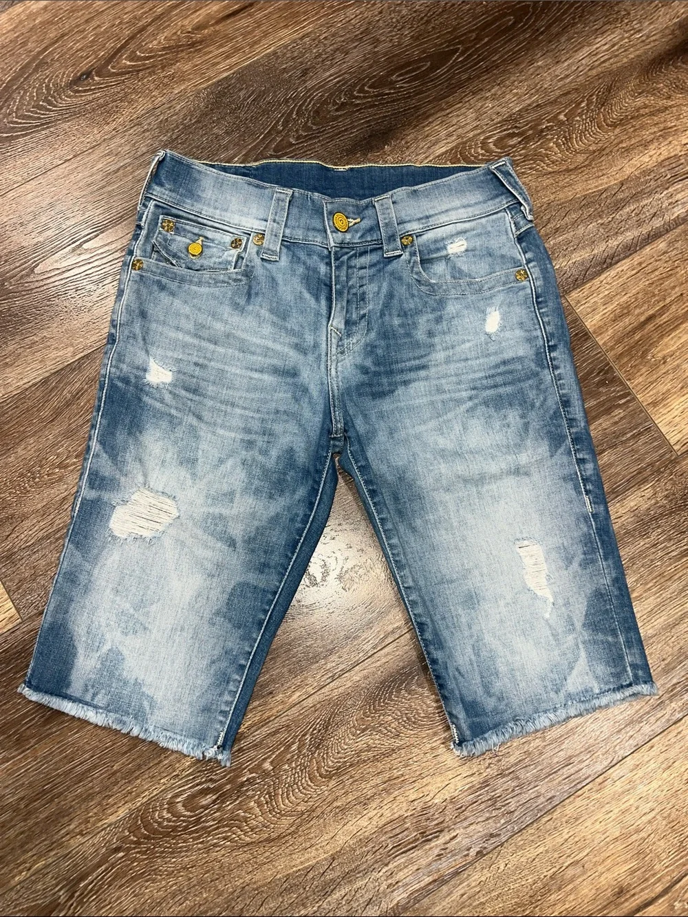 TRUE RELIGION BRAND JEANS® Ricky W/ Flap Back Pocket Shorts 
